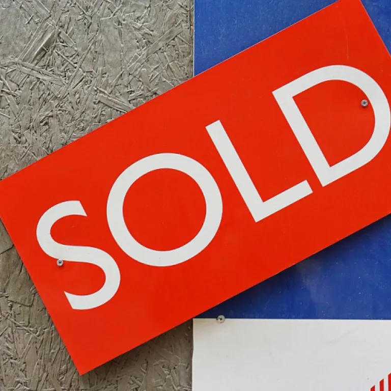 Acheter un hameau à vendre : conseils et enjeux à connaître